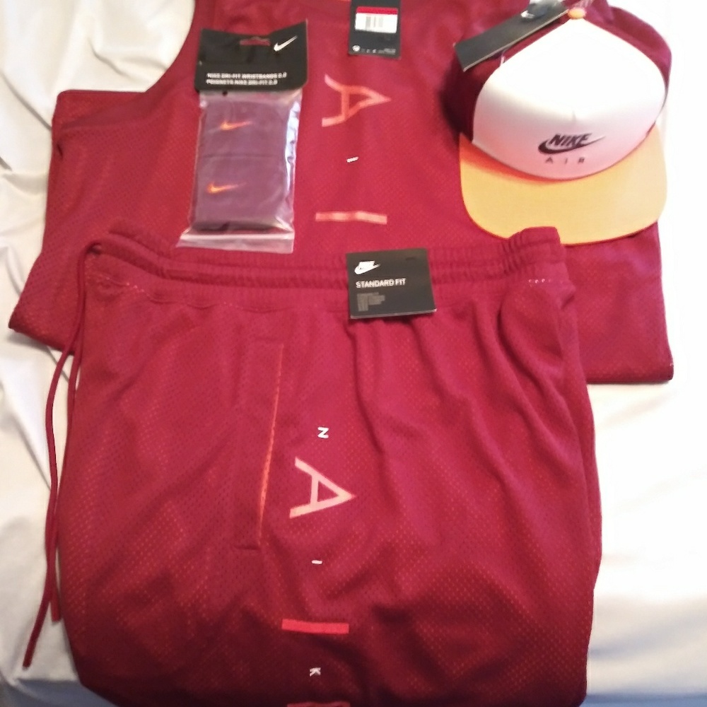 Authentic Nike Ltd. Ed. SB Shoes and Short Set.